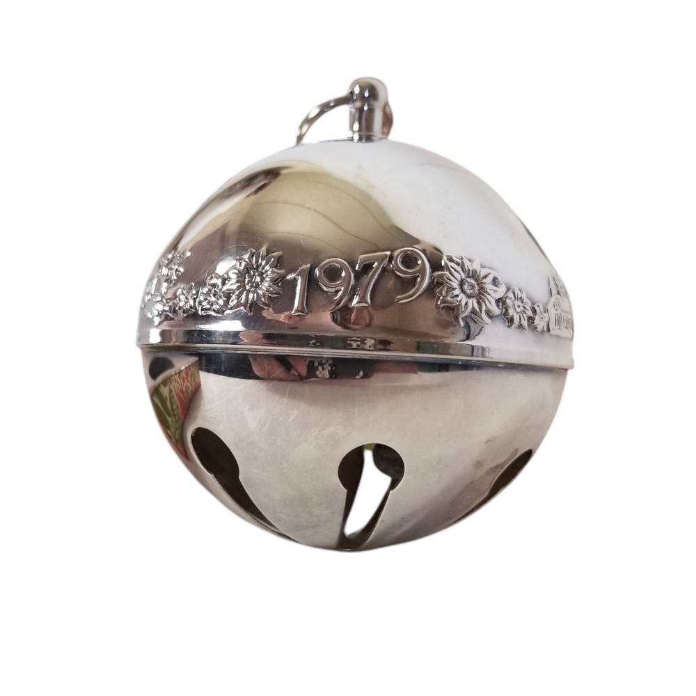 WALLACE Silversmiths 1979 Silver Plated Sleigh Bell Christmas Ornament With Box - Picture 2 of 7